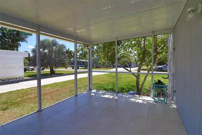 221 Grassy Key, Naples, FL 34114 - Photo 5