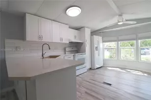 221 Grassy Key, Naples, FL 34114 - Photo 7