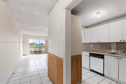17051 NE 35th Ave #301, North Miami Beach, FL 33160 - Photo 5