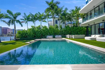 5501 Pine Tree Dr, Miami Beach, FL 33140 - Photo 9