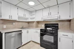 100 Bayview Dr, Sunny Isles Beach, FL 33160 - Photo 11