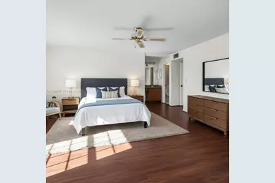 907 NE 199th St #101, Miami, FL 33179 - Photo 21