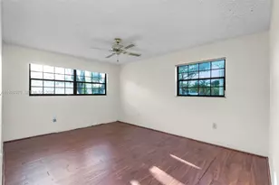 907 NE 199th St, Miami, FL 33179 - Photo 19
