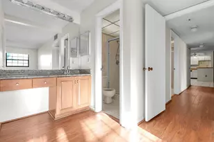 907 NE 199th St, Miami, FL 33179 - Photo 23