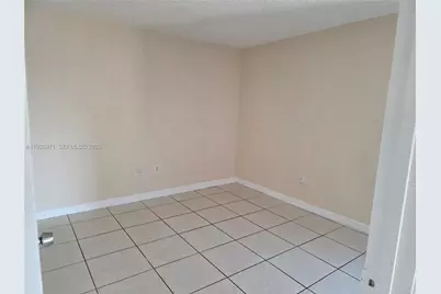 4400 W 16th Ave #630, Hialeah, FL 33012 - Photo 17