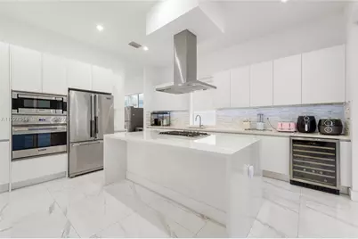 7455 NW 103rd Pl, Doral, FL 33178 - Photo 3