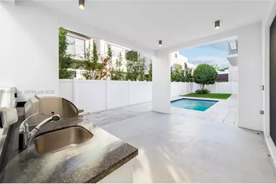 7455 NW 103rd Pl, Doral, FL 33178 - Photo 33