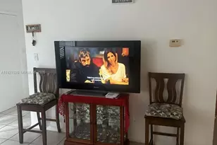 13287 Arbor Pointe Cir, Tampa, FL 33617 - Photo 5