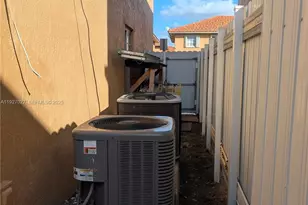 2485 W 76th St, Hialeah, FL 33016 - Photo 15