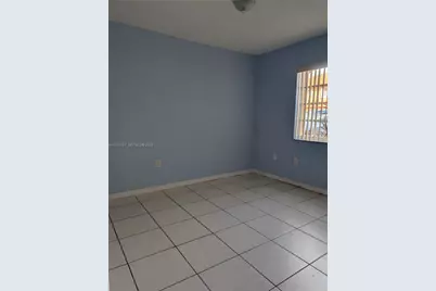 2485 W 76th St Apt 109, Hialeah, FL 33016 - Photo 9