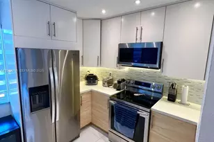 925 NW 82nd Ave, Miami, FL 33126 - Photo 11