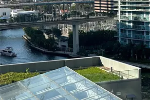 68 SE 6th St, Miami, FL 33131 - Photo 3