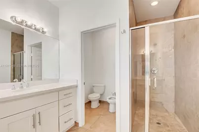 5840 NW 104th Path #5840, Doral, FL 33178 - Photo 9