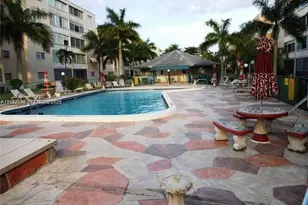 219 NE 14th Ave, Hallandale Beach, FL 33009 - Photo 11