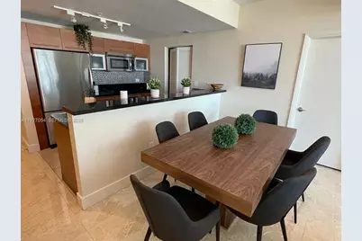 253 NE 2nd St #1501, Miami, FL 33132 - Photo 3