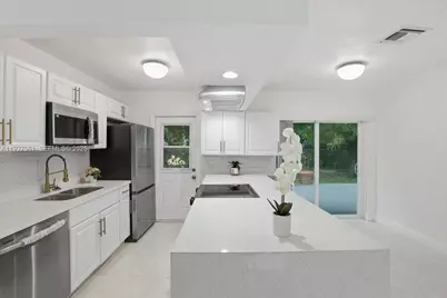 3330 N 72nd Ter, Hollywood, FL 33024 - Photo 1