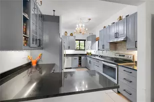 887 NE 145th St, North Miami, FL 33161 - Photo 13