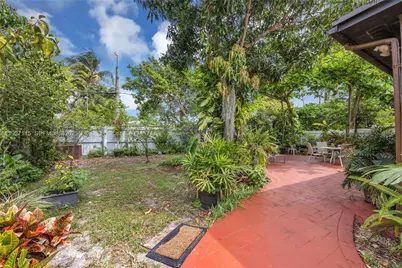 887 NE 145th St, North Miami, FL 33161 - Photo 33
