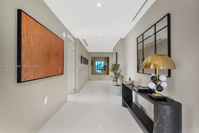 300 Biscayne Blvd Way #301E, Miami, FL 33131 - Photo 5