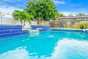 251 SE 8th St, Pompano Beach, FL 33060 - Photo 33