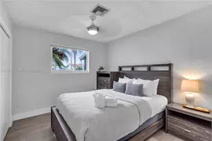 251 SE 8th St, Pompano Beach, FL 33060 - Photo 23