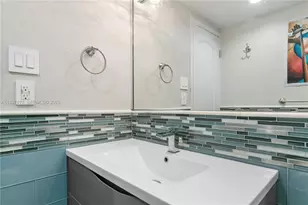 100 Bayview Dr, Sunny Isles Beach, FL 33160 - Photo 25