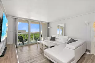 100 Bayview Dr, Sunny Isles Beach, FL 33160 - Photo 5