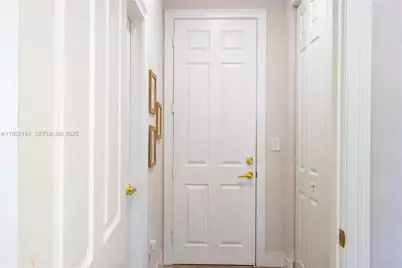 8800 NW 98th Ct, Doral, FL 33178 - Photo 9