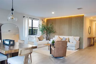 8800 NW 98th Ct, Doral, FL 33178 - Photo 13