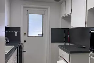 300 NE 20th St, Boca Raton, FL 33431 - Photo 21