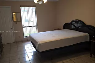 1113 NE 2nd St, Hallandale Beach, FL 33009 - Photo 1