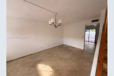5423 W 22nd Ct #103, Hialeah, FL 33016 - Photo 11