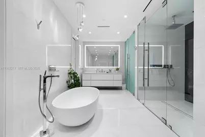 300 Biscayne Blvd Way #4602, Miami, FL 33131 - Photo 19