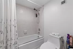 661 NE 195th St, Miami, FL 33179 - Photo 15