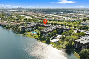 661 NE 195th St, Miami, FL 33179 - Photo 35