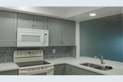 9421 Evergreen Pl #103, Davie, FL 33324 - Photo 5