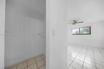 5765 W 25th Ct #411, Hialeah, FL 33016 - Photo 5
