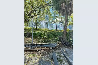 364 SW 11th St, Miami, FL 33130 - Photo 11