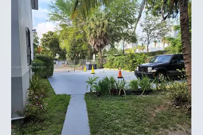 364 SW 11th St, Miami, FL 33130 - Photo 21