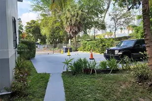 364 SW 11th St, Miami, FL 33130 - Photo 21