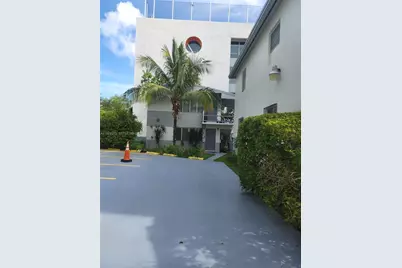 364 SW 11th St, Miami, FL 33130 - Photo 15