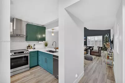 237 City View Dr #237, Fort Lauderdale, FL 33311 - Photo 3