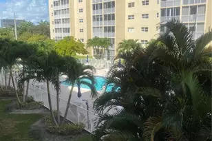 610 NE 12th Ave, Hallandale Beach, FL 33009 - Photo 5