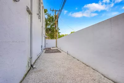 133 Grand Ave #A, Coral Gables, FL 33133 - Photo 17