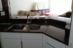 10136 NW 43rd Terrace, Doral, FL 33178 - Photo 9