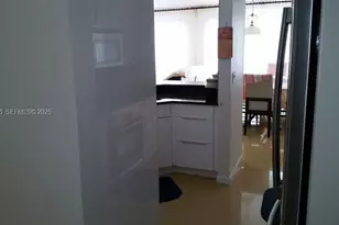 10136 NW 43rd Terrace, Doral, FL 33178 - Photo 11