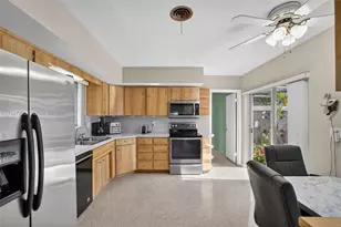 131 SW 58th Ave, Plantation, FL 33317 - Photo 17