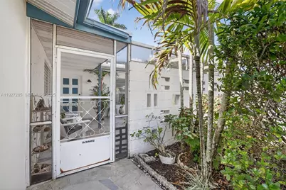 131 SW 58th Ave, Plantation, FL 33317 - Photo 3