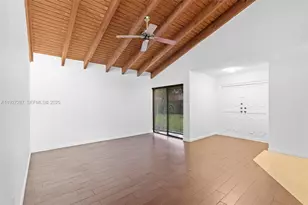 10824 SW 132nd Cir Ct, Miami, FL 33186 - Photo 9