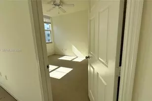 2401 NE 65th St, Fort Lauderdale, FL 33308 - Photo 21